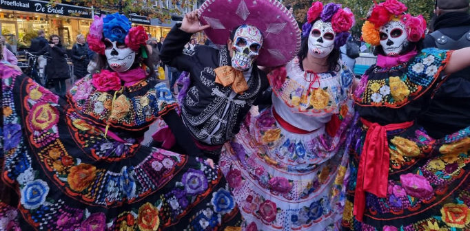 Día de Muertos feest – Día de Muertos parade, loopgroep